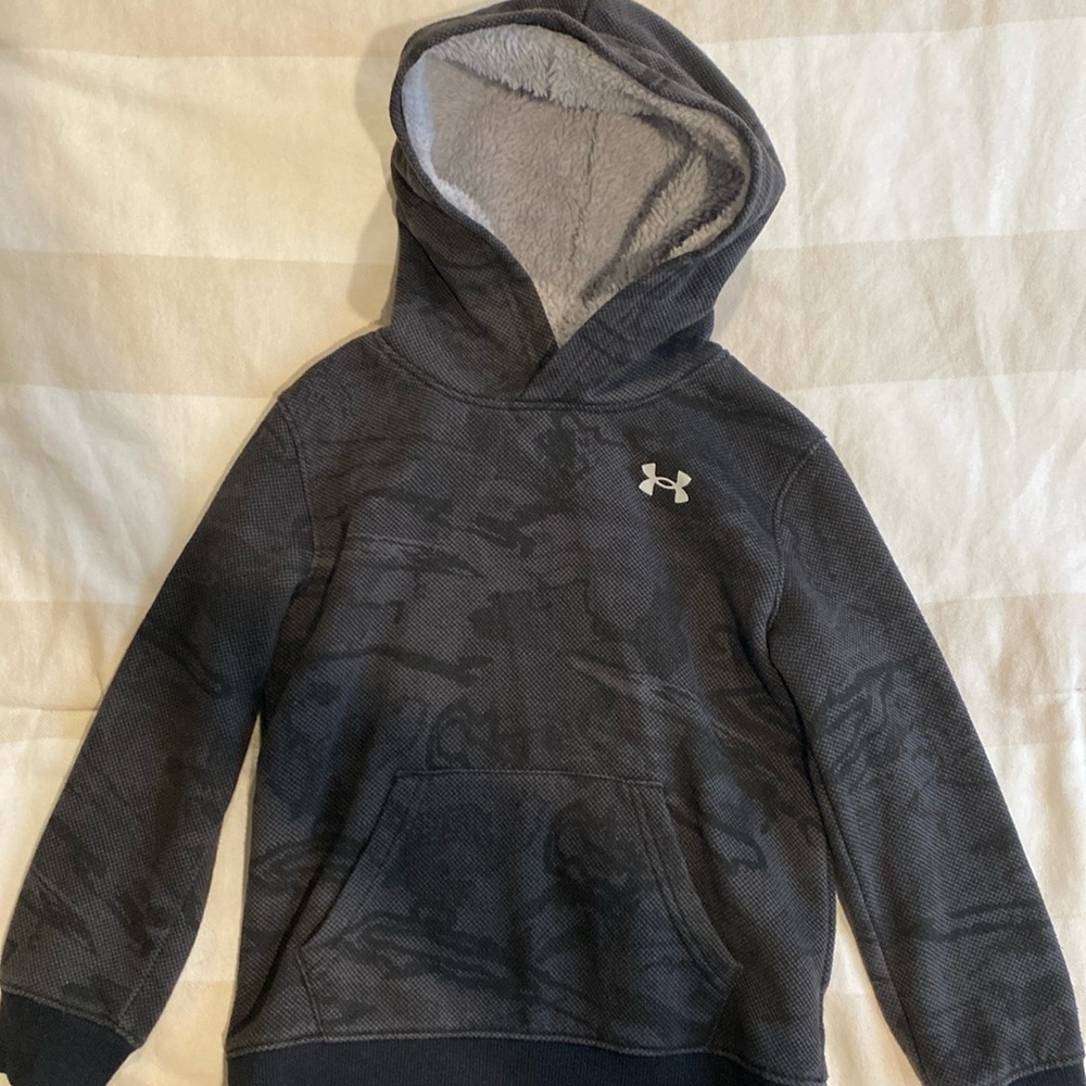 Boys Under Armour sweatshirt